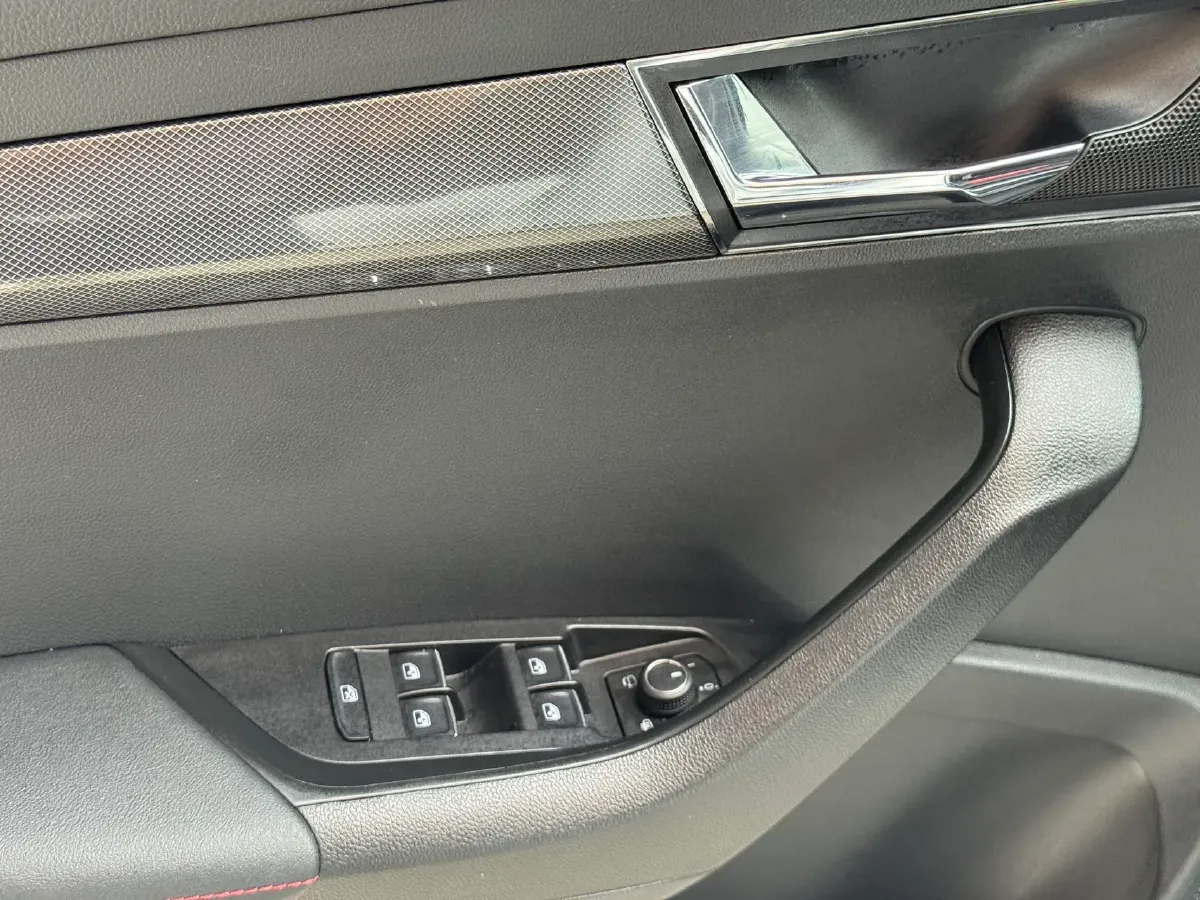 2023 Skoda Karoq 1.4T 150HP L4 7DCT,autocango,china used car exporter,china ev exporter,chinese used car exporter,chinese used ev exporter