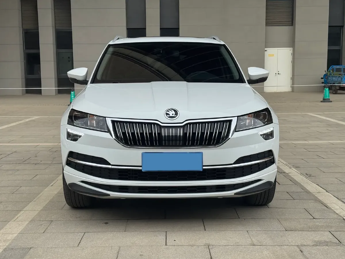 2023 Skoda Karoq 1.4T 150HP L4 7DCT,autocango,china used car exporter,china ev exporter,chinese used car exporter,chinese used ev exporter