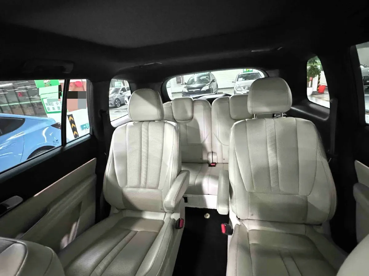 2020 Li ONE Range Extended 131HP REEV 40.5KWH,autocango,china used car exporter,china ev exporter,chinese used car exporter,chinese used ev exporter