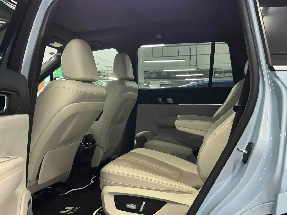 2020 Li ONE Range Extended 131HP REEV 40.5KWH,autocango,china used car exporter,china ev exporter,chinese used car exporter,chinese used ev exporter