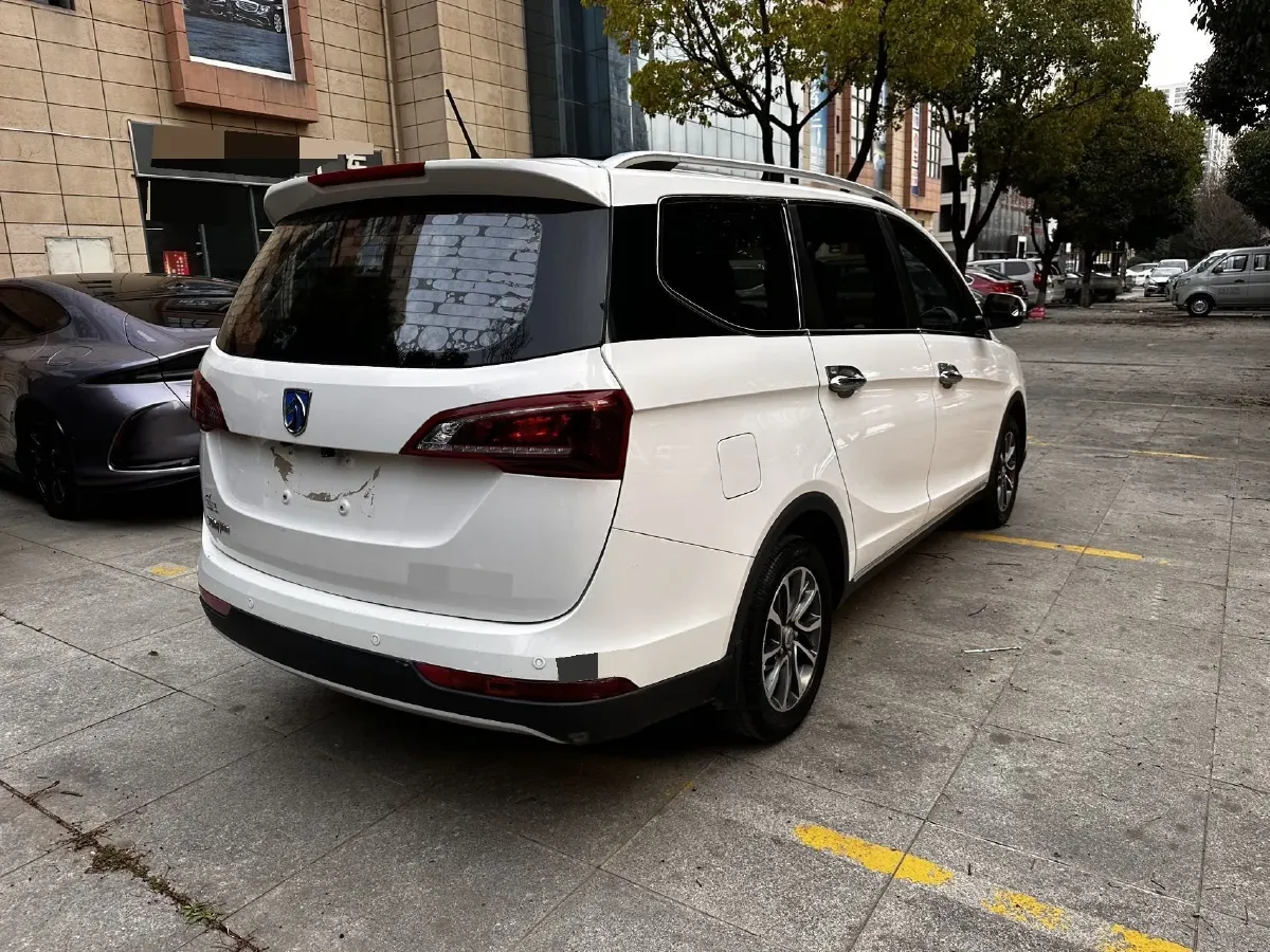 2019 BaoJun 730 1.5L 112HP L4 6MT,autocango,china used car exporter,china ev exporter,chinese used car exporter,chinese used ev exporter