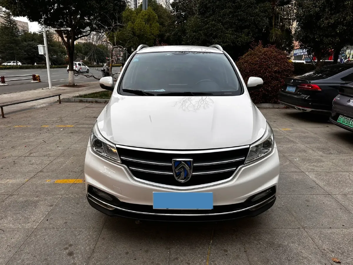 2019 BaoJun 730 1.5L 112HP L4 6MT,autocango,china used car exporter,china ev exporter,chinese used car exporter,chinese used ev exporter