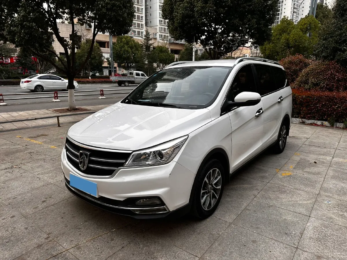 2019 BaoJun 730 1.5L 112HP L4 6MT,autocango,china used car exporter,china ev exporter,chinese used car exporter,chinese used ev exporter