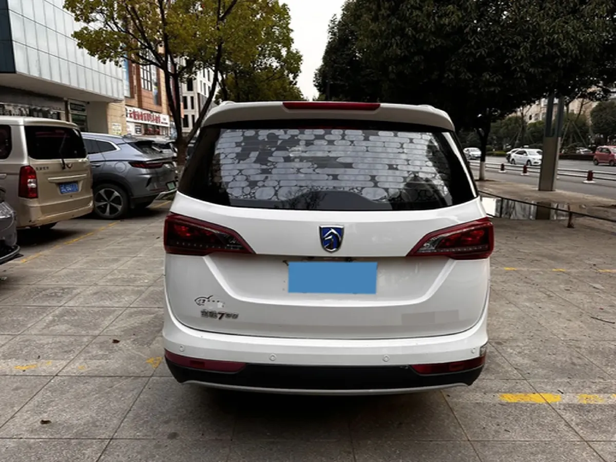 2019 BaoJun 730 1.5L 112HP L4 6MT,autocango,china used car exporter,china ev exporter,chinese used car exporter,chinese used ev exporter