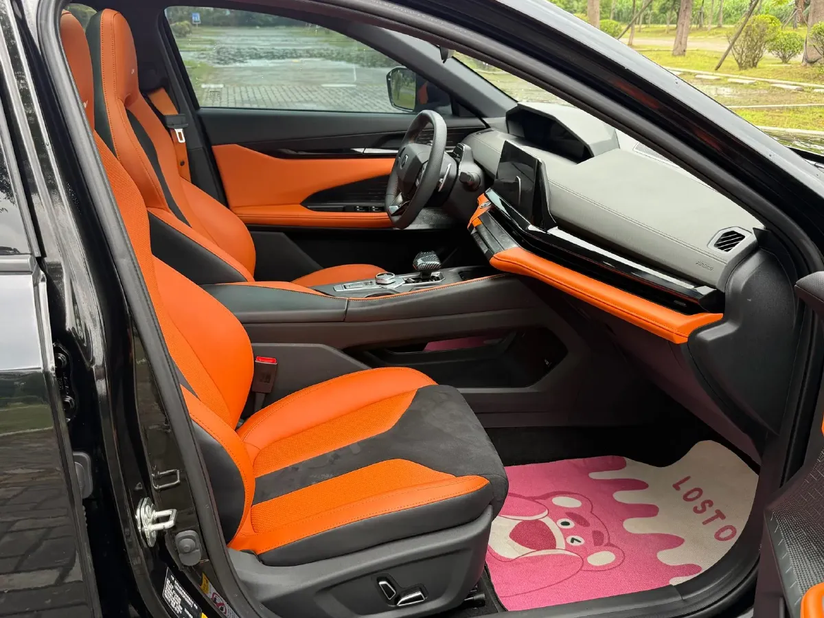 2023 ChangAn UNI-V 1.5T 188HP L4 7DCT,autocango,china used car exporter,china ev exporter,chinese used car exporter,chinese used ev exporter