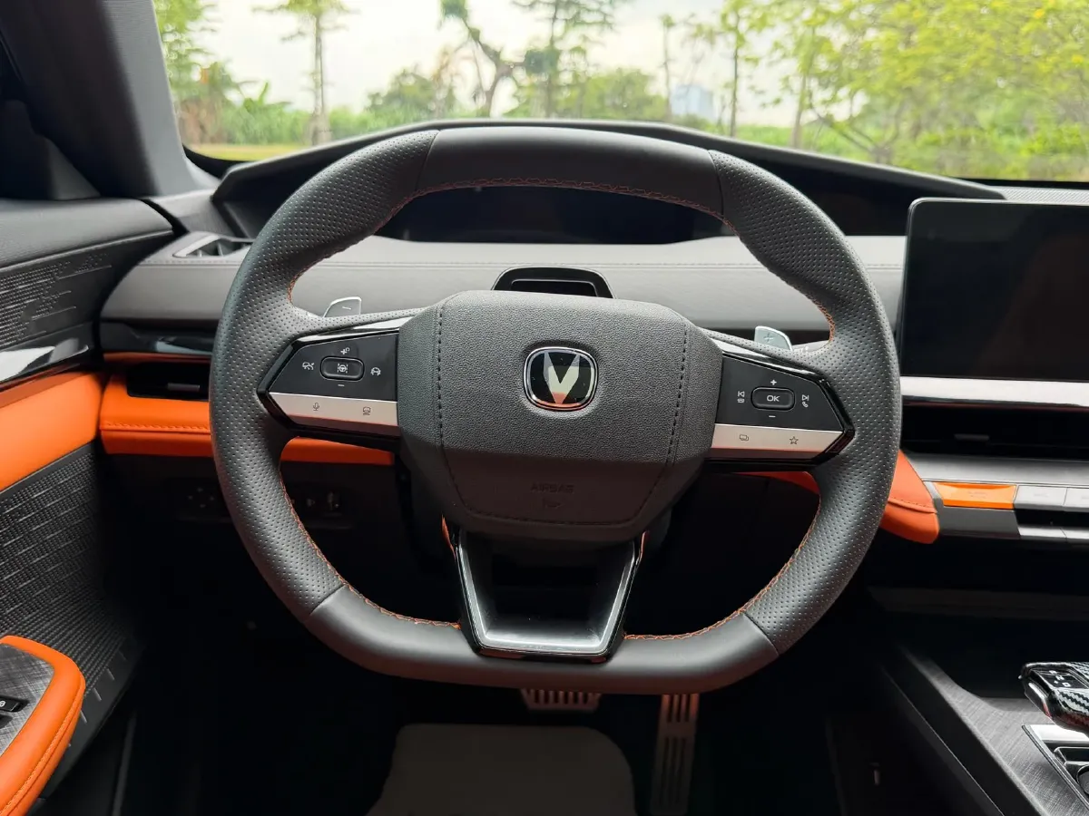 2023 ChangAn UNI-V 1.5T 188HP L4 7DCT,autocango,china used car exporter,china ev exporter,chinese used car exporter,chinese used ev exporter