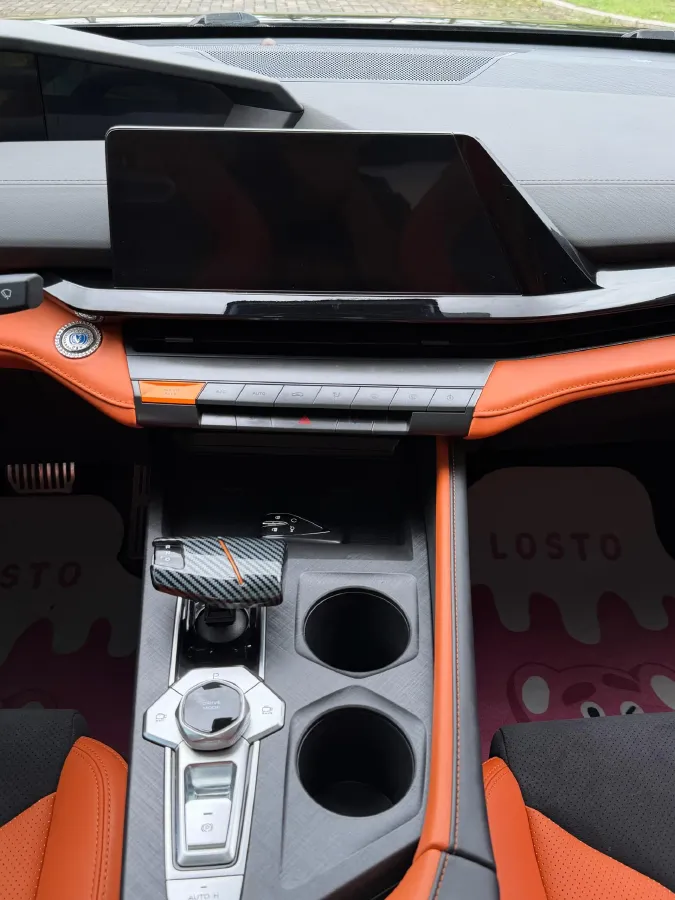 2023 ChangAn UNI-V 1.5T 188HP L4 7DCT,autocango,china used car exporter,china ev exporter,chinese used car exporter,chinese used ev exporter