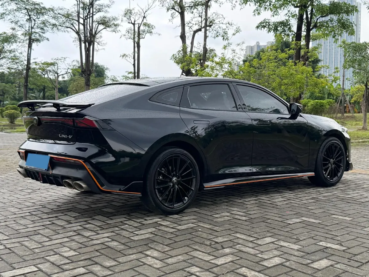 2023 ChangAn UNI-V 1.5T 188HP L4 7DCT,autocango,china used car exporter,china ev exporter,chinese used car exporter,chinese used ev exporter