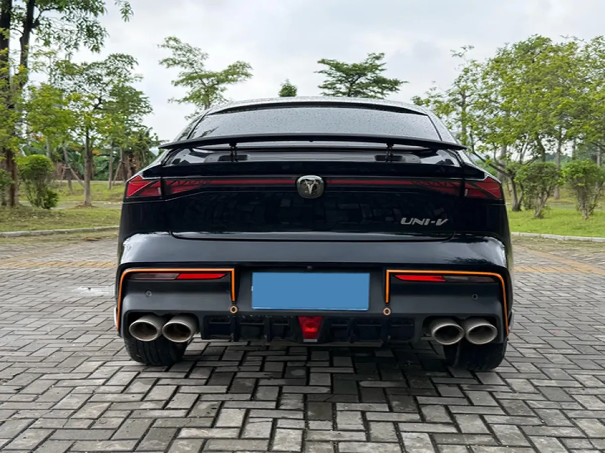 2023 ChangAn UNI-V 1.5T 188HP L4 7DCT,autocango,china used car exporter,china ev exporter,chinese used car exporter,chinese used ev exporter