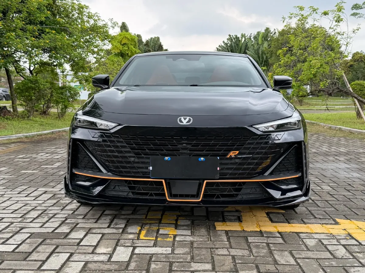 2023 ChangAn UNI-V 1.5T 188HP L4 7DCT,autocango,china used car exporter,china ev exporter,chinese used car exporter,chinese used ev exporter