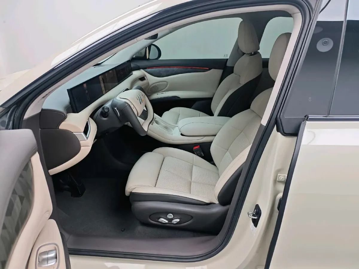 2023 IM LS6 BEV 100KWH,autocango,china used car exporter,china ev exporter,chinese used car exporter,chinese used ev exporter