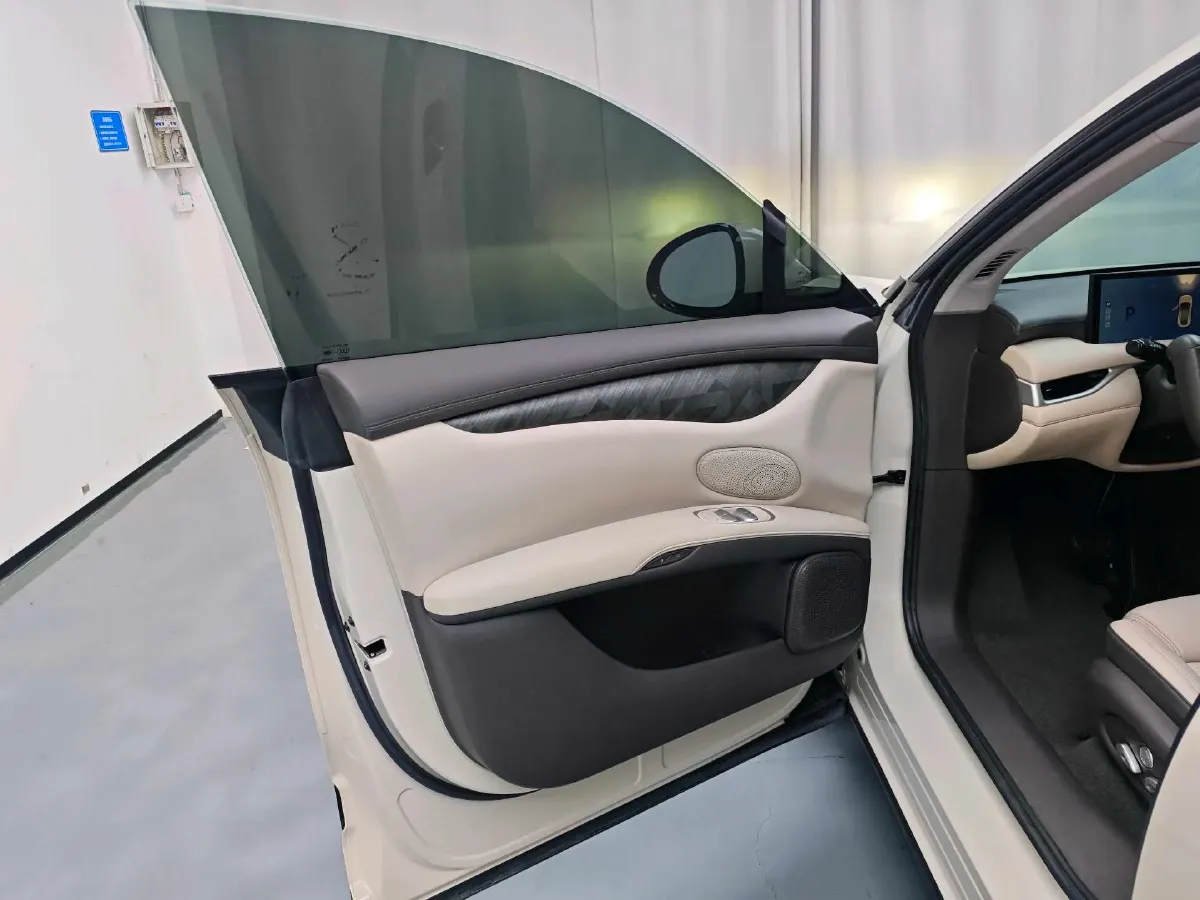 2023 IM LS6 BEV 100KWH,autocango,china used car exporter,china ev exporter,chinese used car exporter,chinese used ev exporter