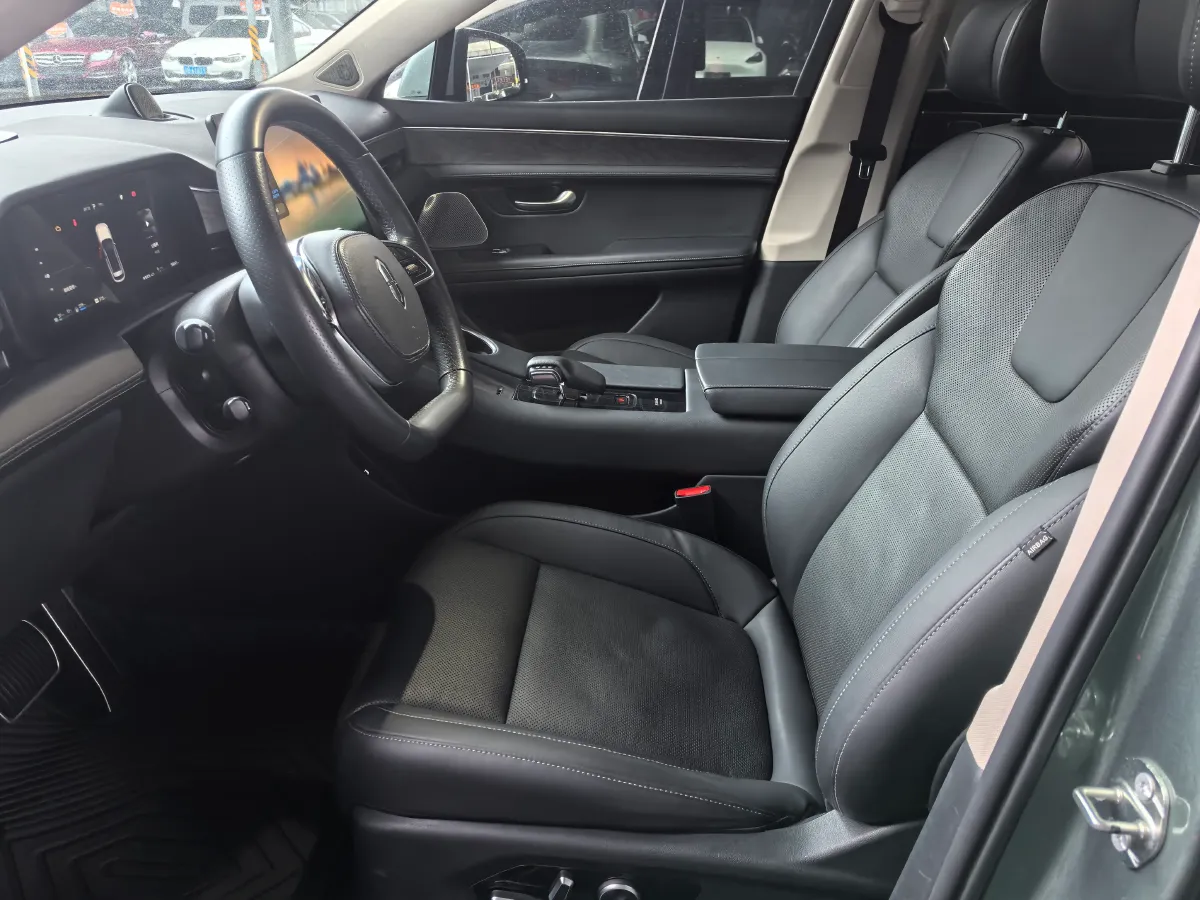 2022 JMC YuHu 7 2.0T 141HP L4 8AT,autocango,china used car exporter,china ev exporter,chinese used car exporter,chinese used ev exporter