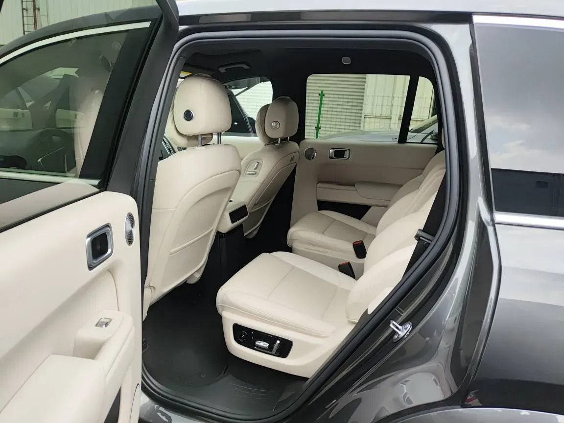 2024 Ford Bronco 2.3T 275HP L4 10AT,autocango,china used car exporter,china ev exporter,chinese used car exporter,chinese used ev exporter