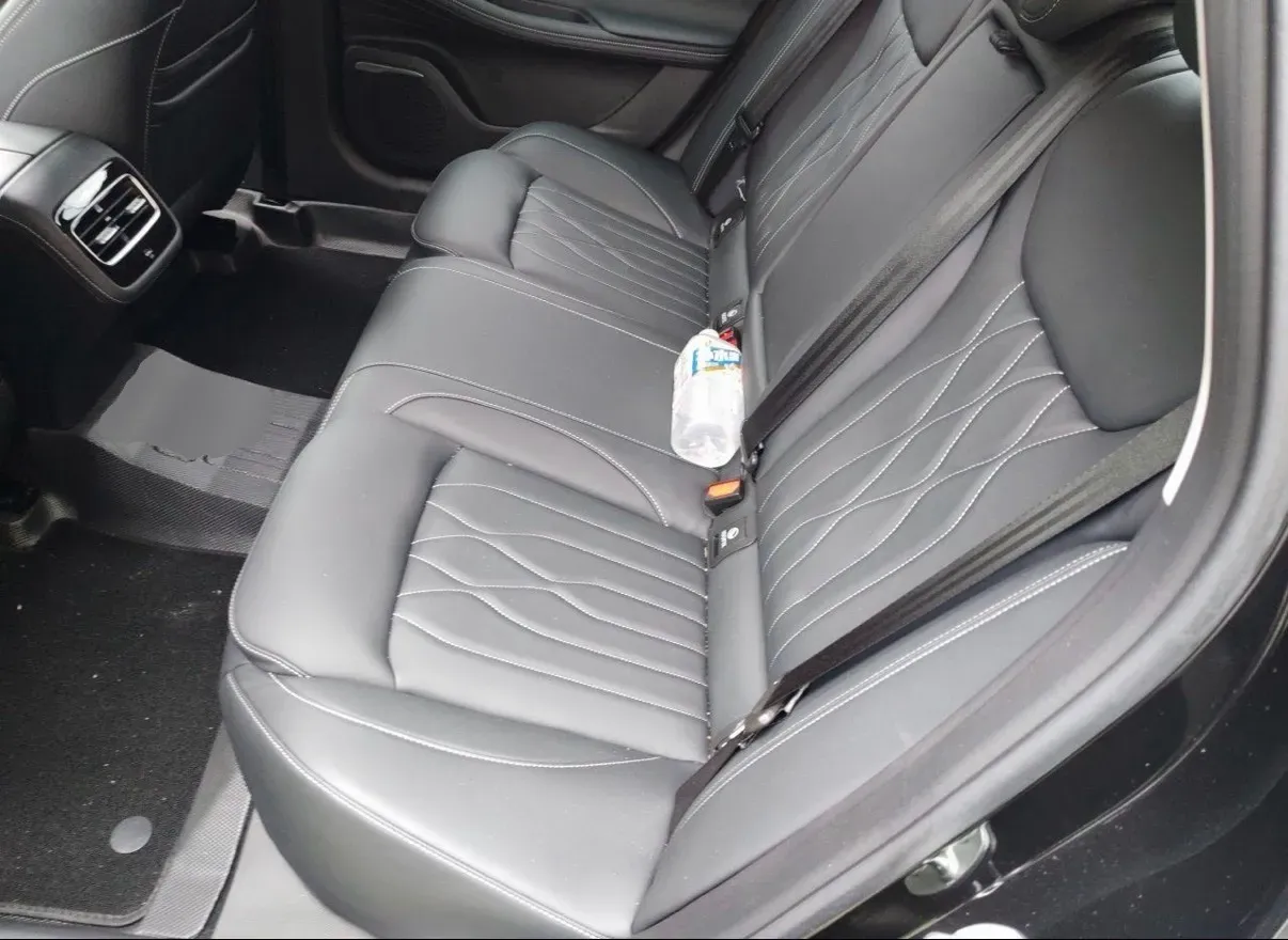 2025 Chery Arrizo 8 1.6T 197HP L4 7DCT,autocango,china used car exporter,china ev exporter,chinese used car exporter,chinese used ev exporter