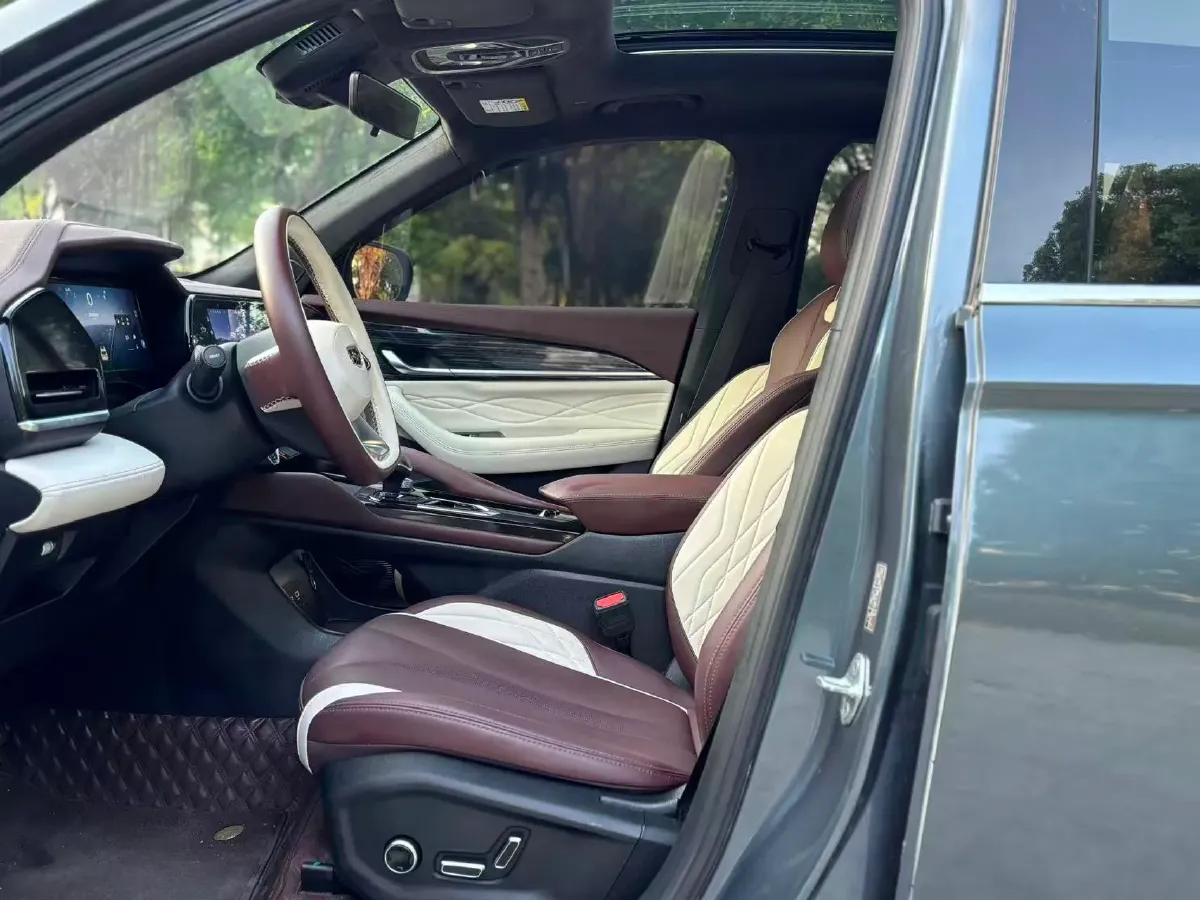 2021 Geely Monjaro 2.0T 218HP L4 7DCT,autocango,china used car exporter,china ev exporter,chinese used car exporter,chinese used ev exporter