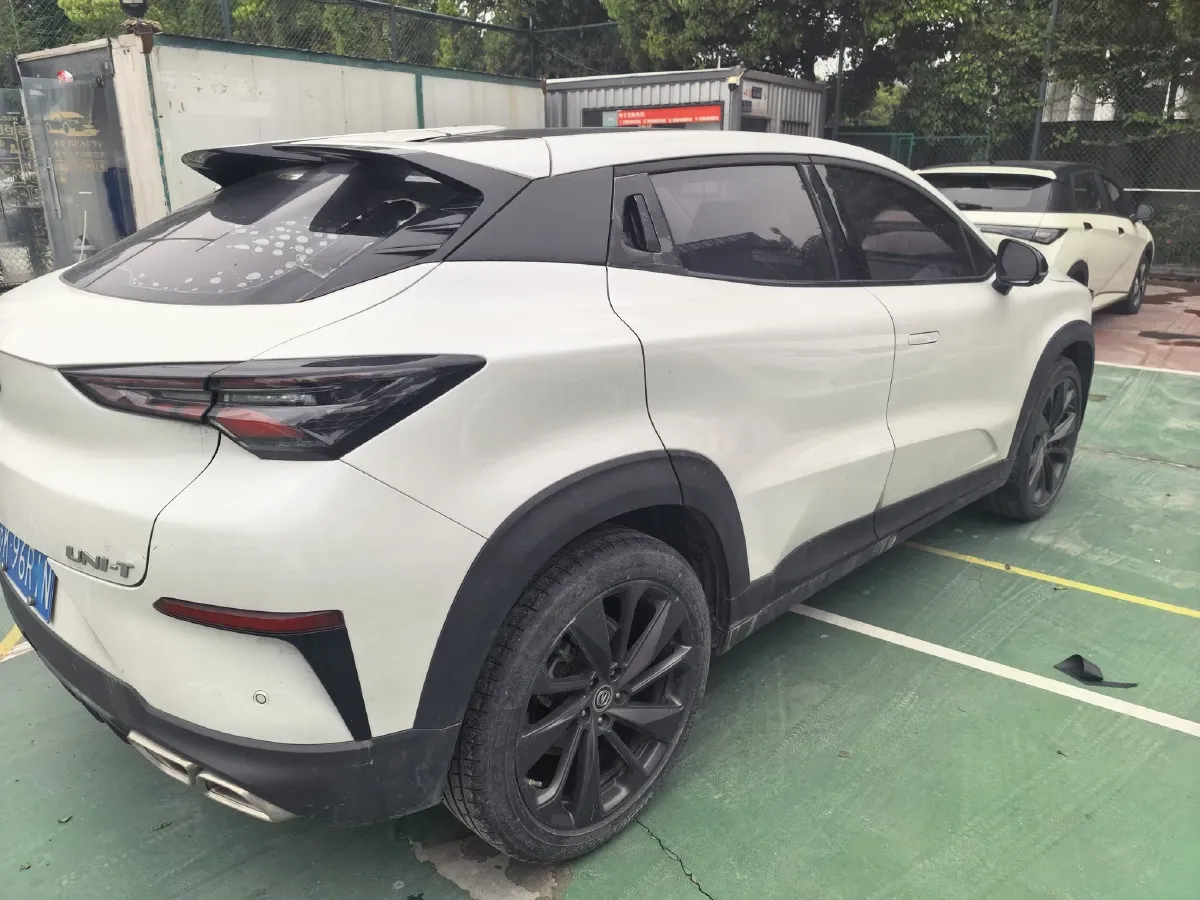 2020 ChangAn UNI-T 1.5T 180HP L4 7DCT,autocango,china used car exporter,china ev exporter,chinese used car exporter,chinese used ev exporter