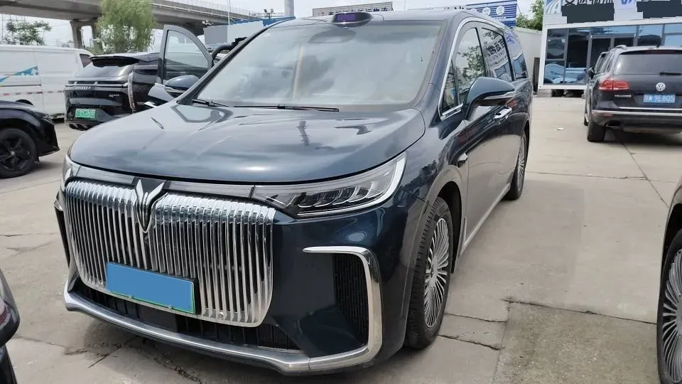 2025 Voyah Dream 1.5T 150HP L4 PHEV 41.7KWH,autocango,china used car exporter,china ev exporter,chinese used car exporter,chinese used ev exporter
