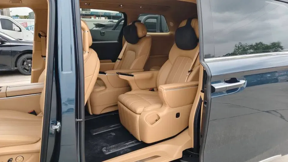 2025 Voyah Dream 1.5T 150HP L4 PHEV 41.7KWH,autocango,china used car exporter,china ev exporter,chinese used car exporter,chinese used ev exporter