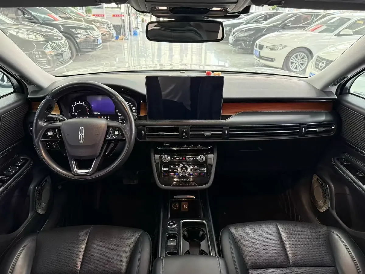 2020 Lincoln Corsair 2.0T 245HP L4 8AT,autocango,china used car exporter,china ev exporter,chinese used car exporter,chinese used ev exporter