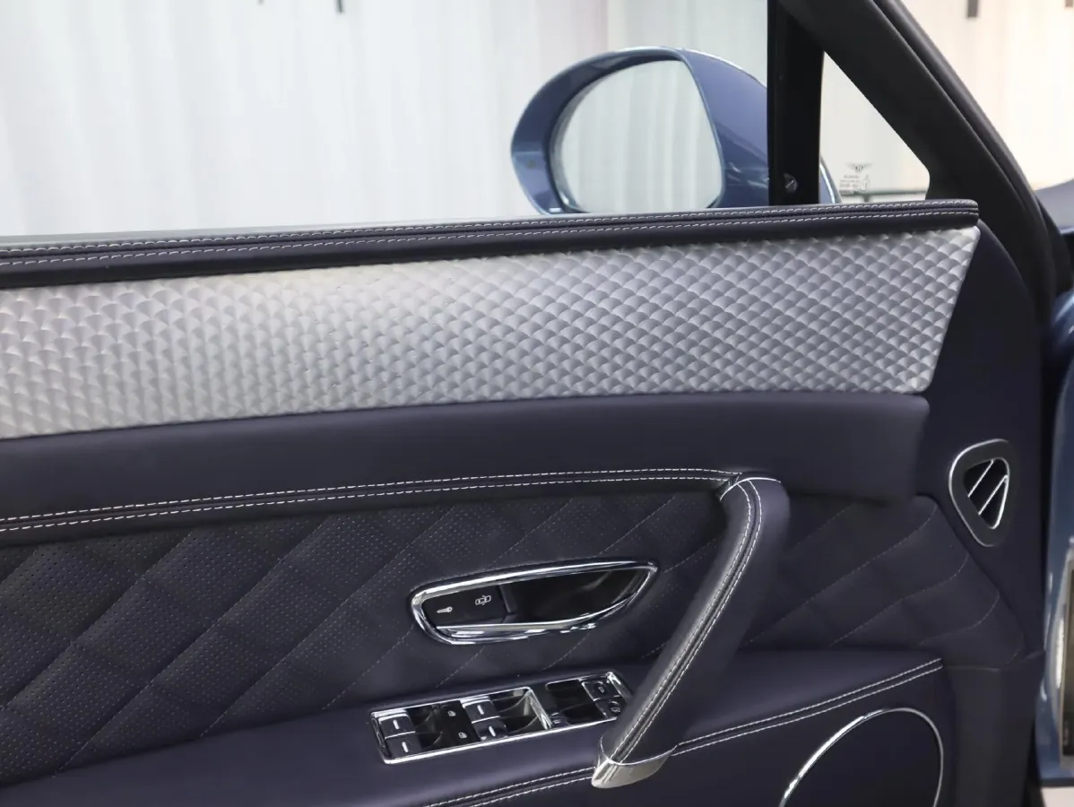 2017 Bentley Flying Spur 4.0T 507HP V8 8AT,autocango,china used car exporter,china ev exporter,chinese used car exporter,chinese used ev exporter