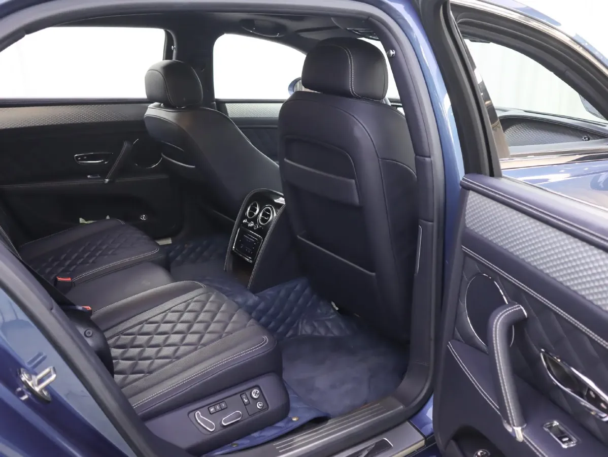 2017 Bentley Flying Spur 4.0T 507HP V8 8AT,autocango,china used car exporter,china ev exporter,chinese used car exporter,chinese used ev exporter