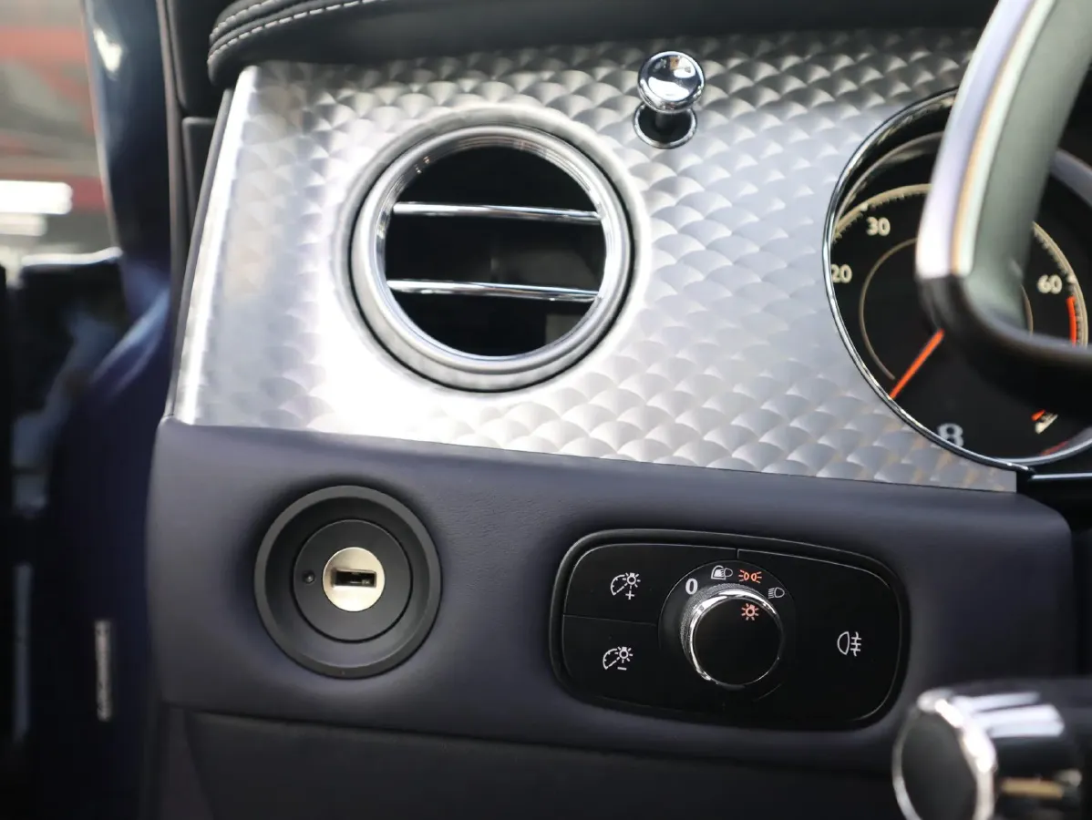 2017 Bentley Flying Spur 4.0T 507HP V8 8AT,autocango,china used car exporter,china ev exporter,chinese used car exporter,chinese used ev exporter