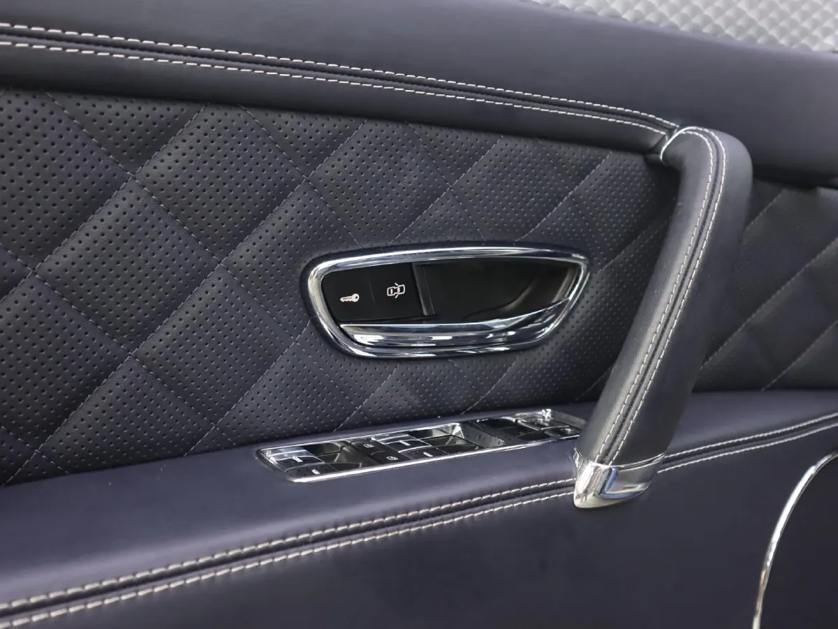 2017 Bentley Flying Spur 4.0T 507HP V8 8AT,autocango,china used car exporter,china ev exporter,chinese used car exporter,chinese used ev exporter