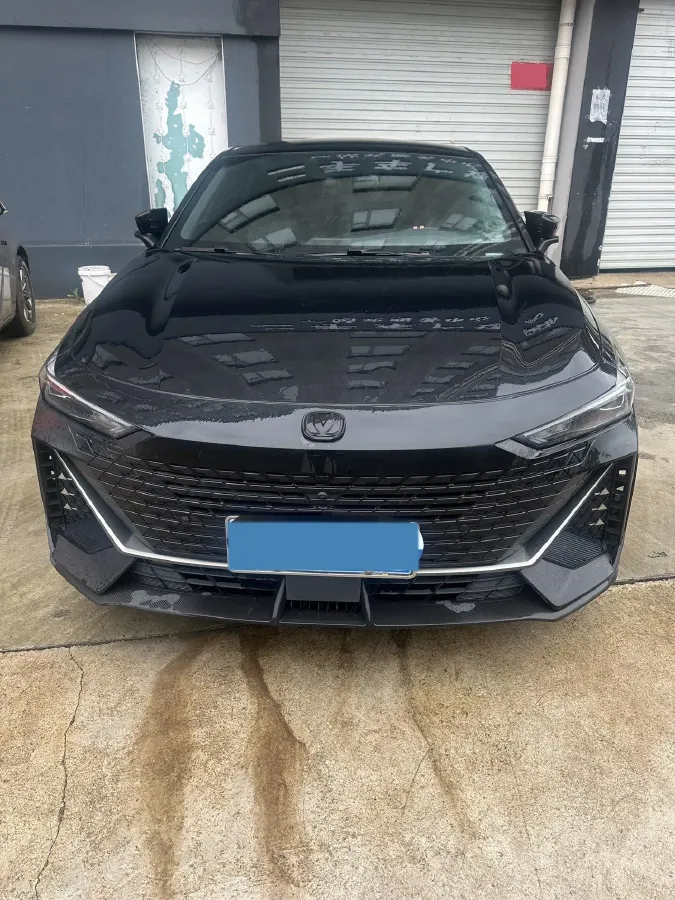 2022 ChangAn UNI-V 1.5T 188HP L4 7DCT,autocango,china used car exporter,china ev exporter,chinese used car exporter,chinese used ev exporter