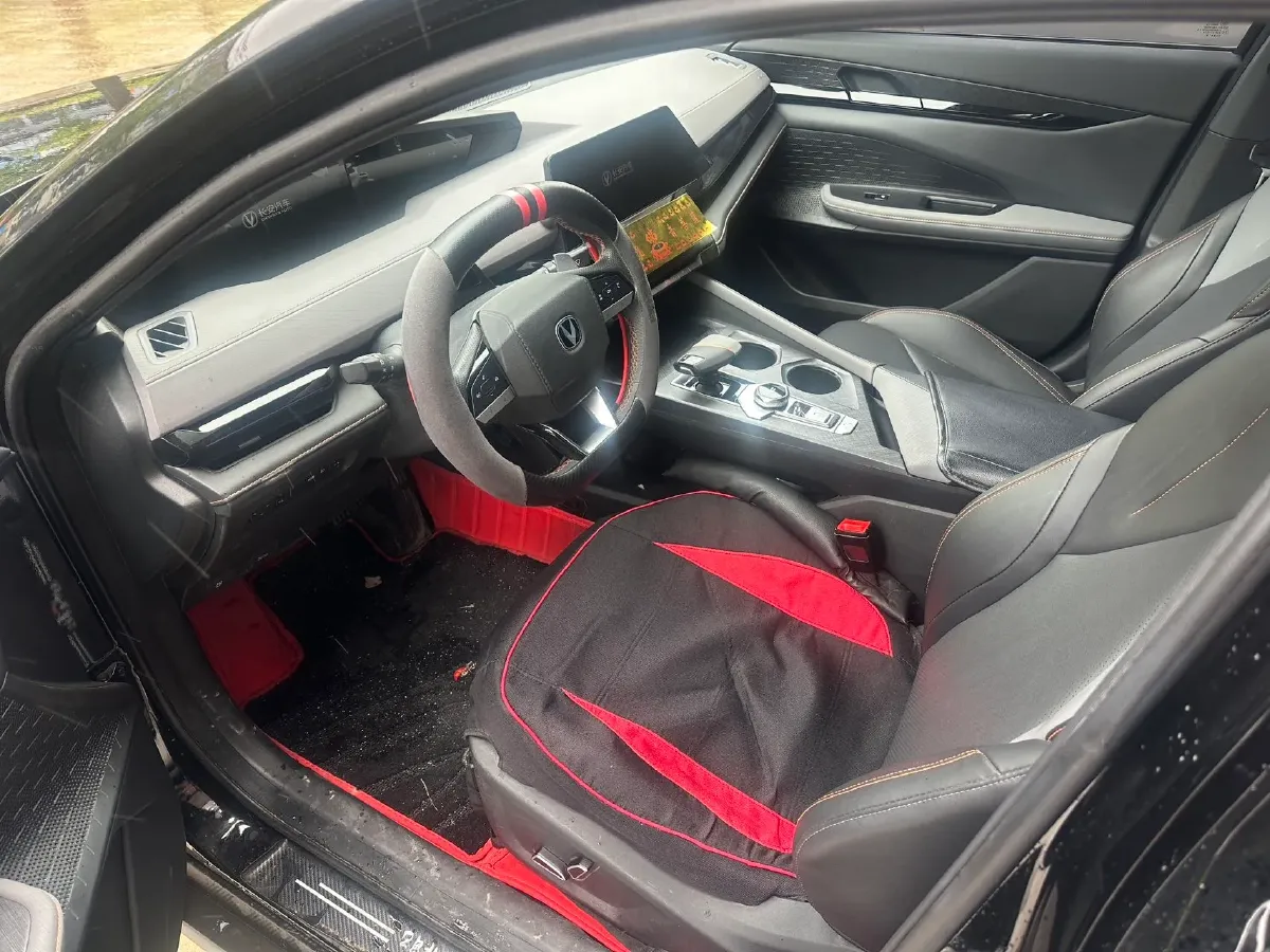 2022 ChangAn UNI-V 1.5T 188HP L4 7DCT,autocango,china used car exporter,china ev exporter,chinese used car exporter,chinese used ev exporter