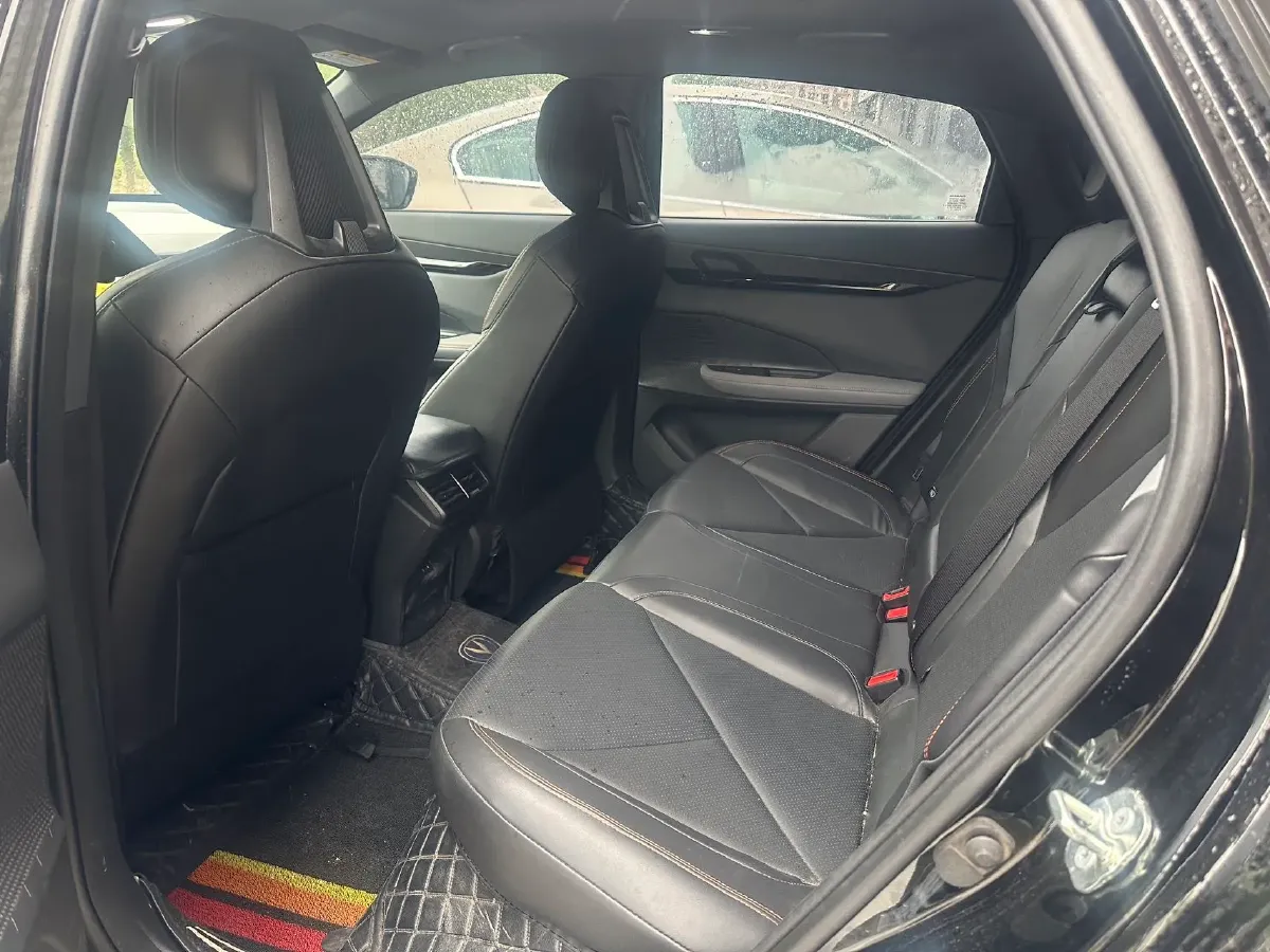 2022 ChangAn UNI-V 1.5T 188HP L4 7DCT,autocango,china used car exporter,china ev exporter,chinese used car exporter,chinese used ev exporter