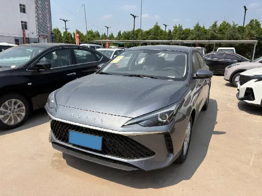2023 Roewe i5 1.5L 129HP L4 5MT,autocango,china used car exporter,china ev exporter,chinese used car exporter,chinese used ev exporter