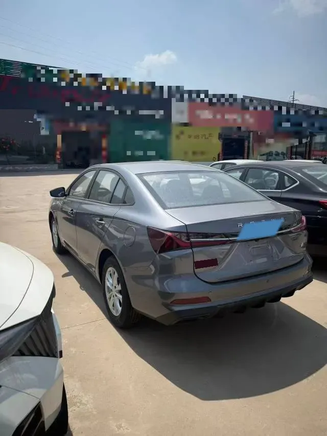 2023 Roewe i5 1.5L 129HP L4 5MT,autocango,china used car exporter,china ev exporter,chinese used car exporter,chinese used ev exporter