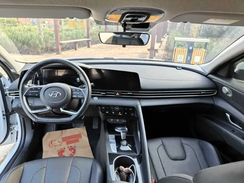 2021 Hyundai Elantra 1.5L 115HP L4 CVT,autocango,china used car exporter,china ev exporter,chinese used car exporter,chinese used ev exporter