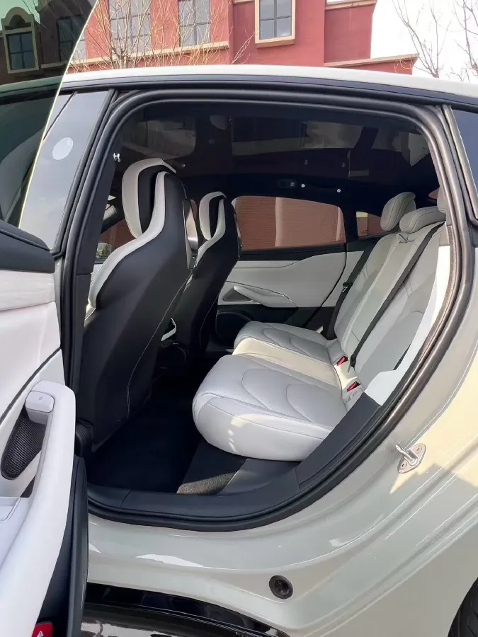 2024 MI SU7 BEV 101KWH,autocango,china used car exporter,china ev exporter,chinese used car exporter,chinese used ev exporter