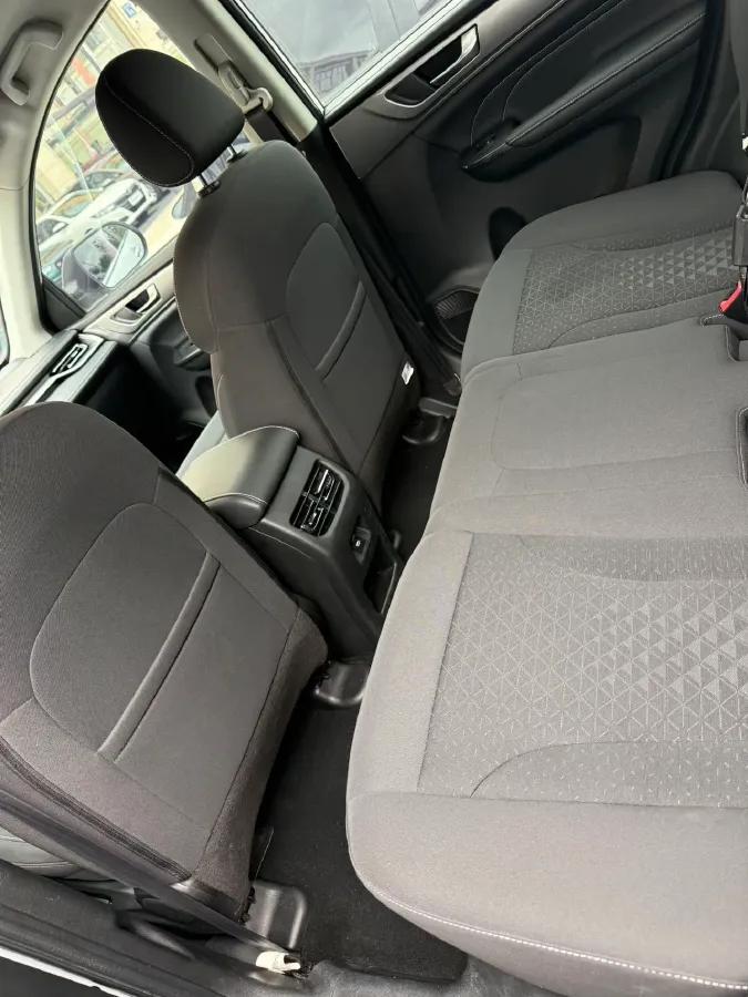 2021 Haval M6 1.5T 150HP L4 7DCT,autocango,china used car exporter,china ev exporter,chinese used car exporter,chinese used ev exporter