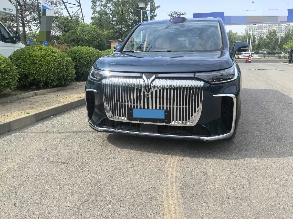 2025 Voyah Dream 1.5T 150HP L4 PHEV 41.7KWH,autocango,china used car exporter,china ev exporter,chinese used car exporter,chinese used ev exporter