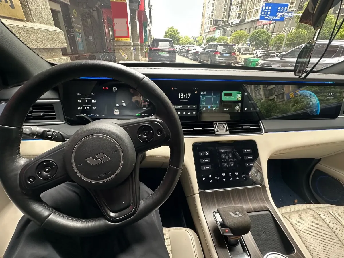 2020 Li ONE Range Extended 131HP REEV 40.5KWH,autocango,china used car exporter,china ev exporter,chinese used car exporter,chinese used ev exporter