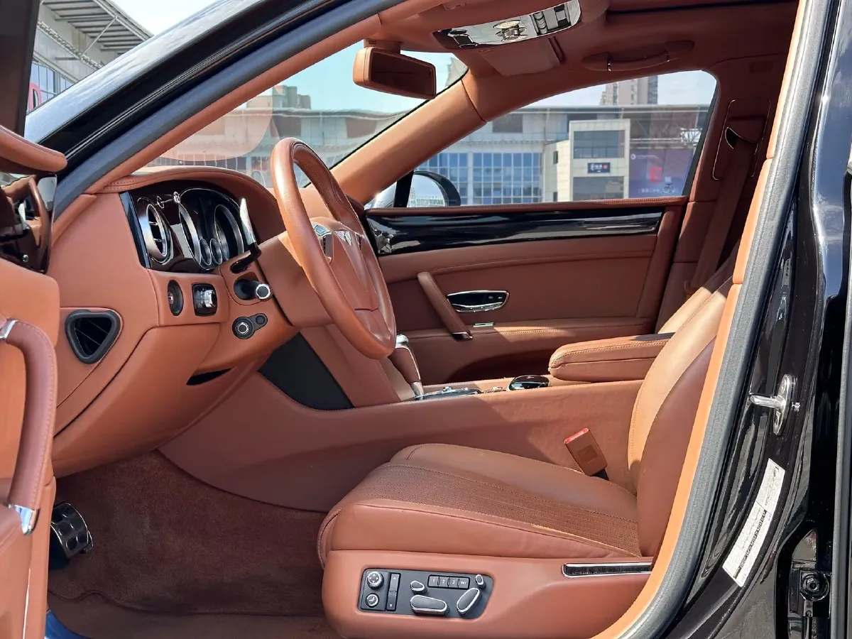 2017 Bentley Flying Spur 4.0T 528HP V8 8AT,autocango,china used car exporter,china ev exporter,chinese used car exporter,chinese used ev exporter