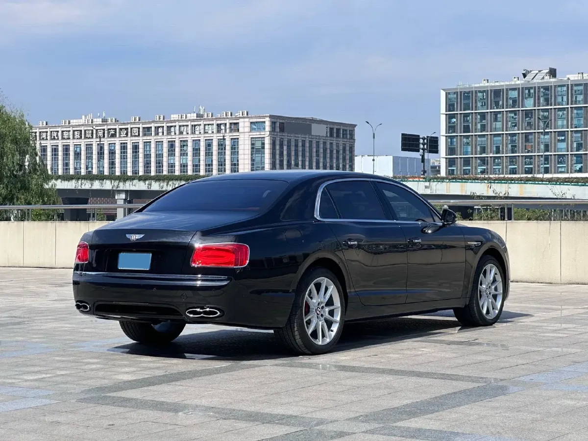 2017 Bentley Flying Spur 4.0T 528HP V8 8AT,autocango,china used car exporter,china ev exporter,chinese used car exporter,chinese used ev exporter