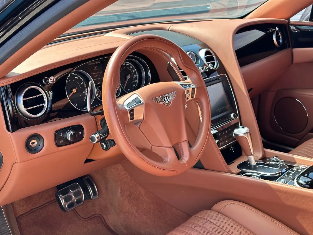 2017 Bentley Flying Spur 4.0T 528HP V8 8AT,autocango,china used car exporter,china ev exporter,chinese used car exporter,chinese used ev exporter