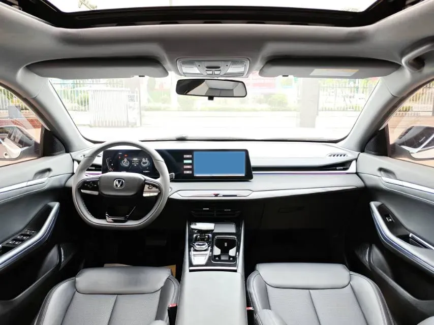 2023 ChangAn Raeton Plus 1.5T 188HP L4 7DCT,autocango,china used car exporter,china ev exporter,chinese used car exporter,chinese used ev exporter