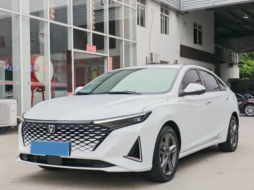 2023 ChangAn Raeton Plus 1.5T 188HP L4 7DCT,autocango,china used car exporter,china ev exporter,chinese used car exporter,chinese used ev exporter