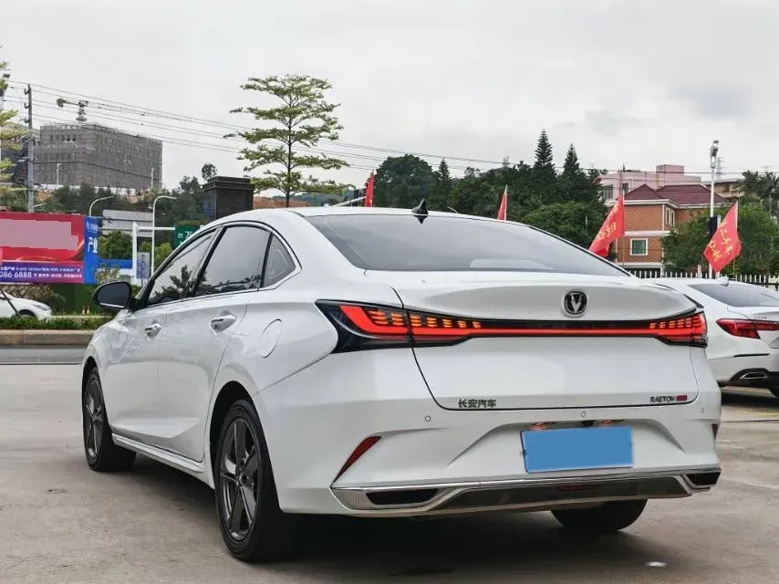 2023 ChangAn Raeton Plus 1.5T 188HP L4 7DCT,autocango,china used car exporter,china ev exporter,chinese used car exporter,chinese used ev exporter