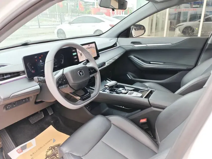 2023 ChangAn Raeton Plus 1.5T 188HP L4 7DCT,autocango,china used car exporter,china ev exporter,chinese used car exporter,chinese used ev exporter