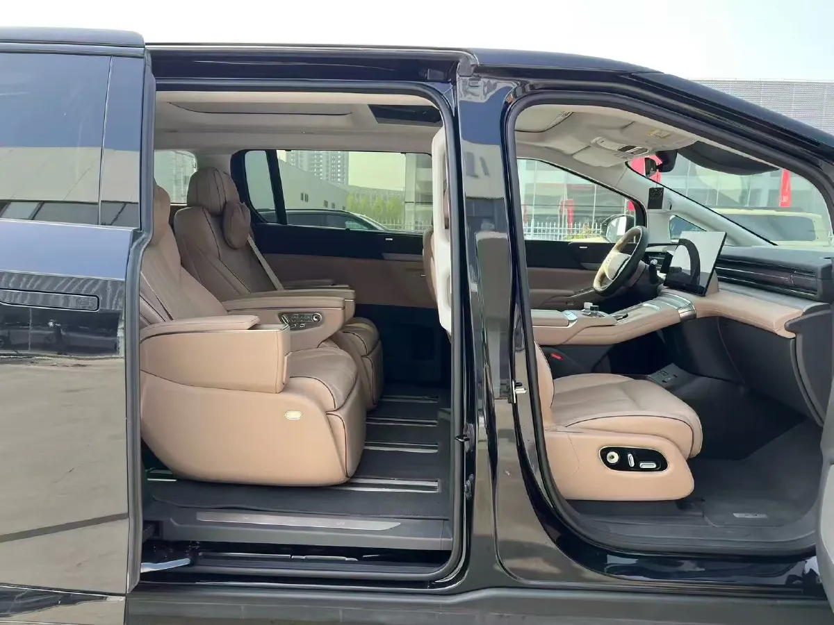 2025 Xpeng X9 BEV,autocango,china used car exporter,china ev exporter,chinese used car exporter,chinese used ev exporter