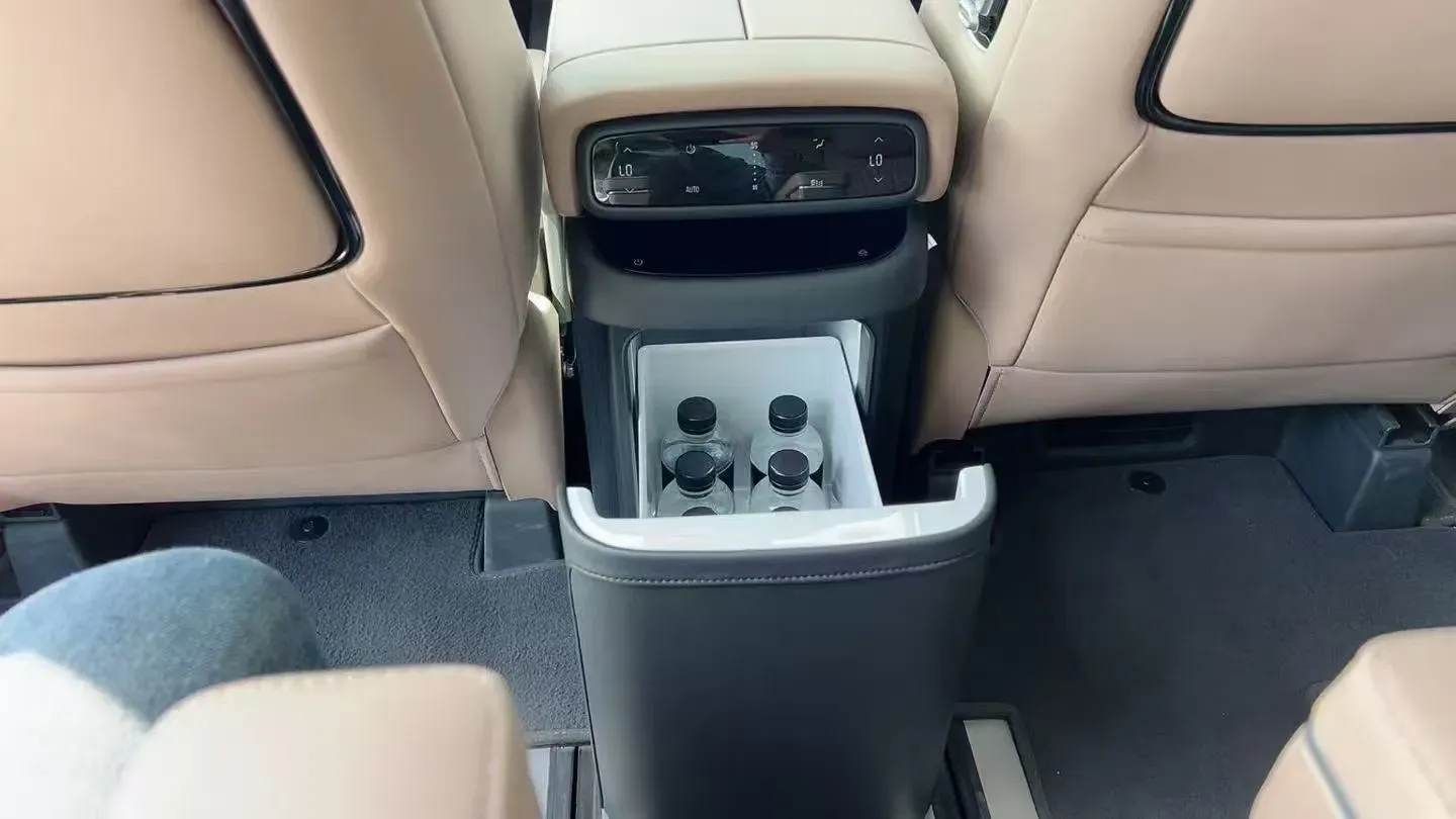 2025 Xpeng X9 BEV,autocango,china used car exporter,china ev exporter,chinese used car exporter,chinese used ev exporter