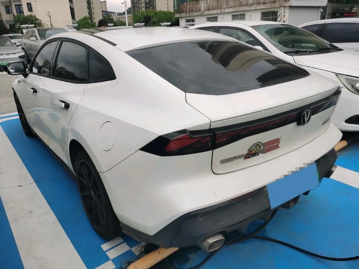 2023 ChangAn UNI-V iDD 1.5T 170HP L4 6TCT PHEV 18.4KWH,autocango,china used car exporter,china ev exporter,chinese used car exporter,chinese used ev exporter