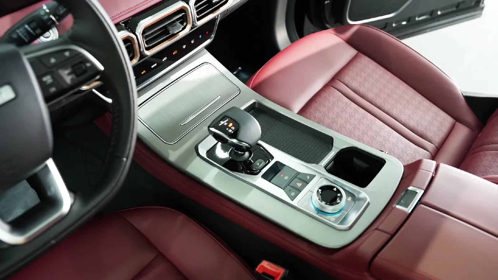 2025 Jetour X70 Plus 1.5T 156HP L4 6DCT,autocango,china used car exporter,china ev exporter,chinese used car exporter,chinese used ev exporter