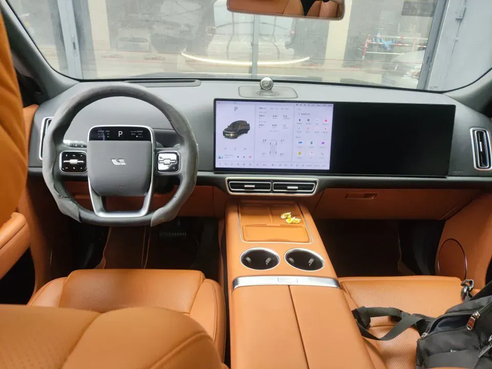 2024 Volvo S60 2.0T 197HP L4 7DCT,autocango,china used car exporter,china ev exporter,chinese used car exporter,chinese used ev exporter